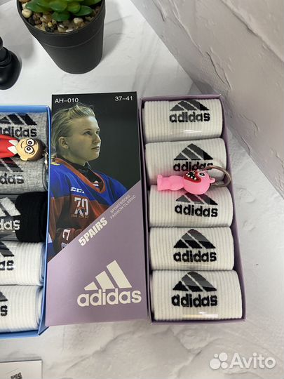 Спортивные женские носки Nike и adidas