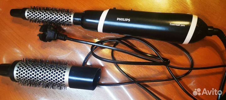 Фен-щетка Philips HP8661
