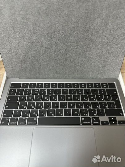 MacBook Air 13.6 M2 8/256gb (+RU)