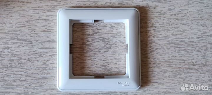 Рамки для выключателей Schneider Electric