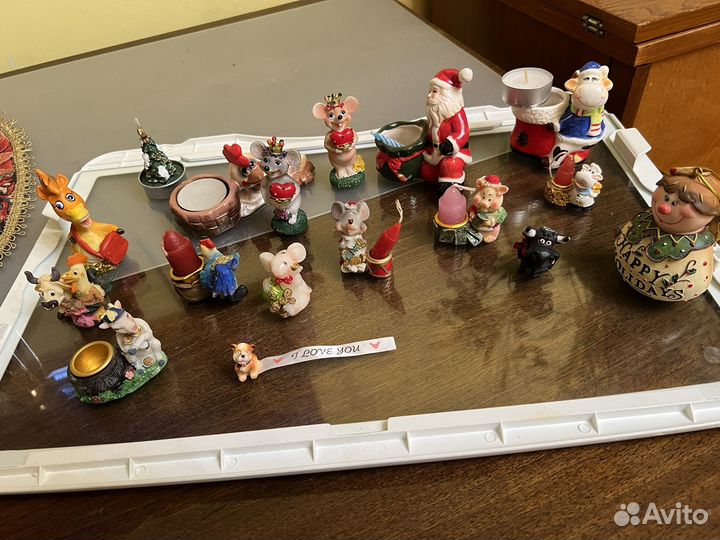 Коллекция подсвечников и мелких фигурок