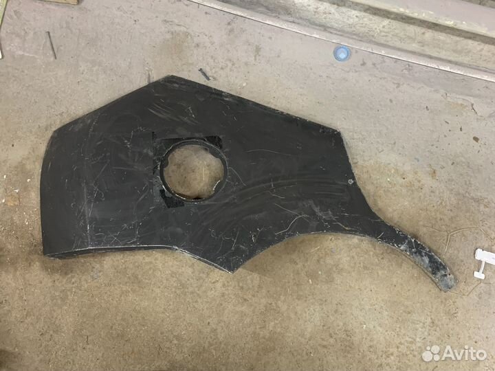 Крыло заднее правое форд фоекс 2 хетчбек