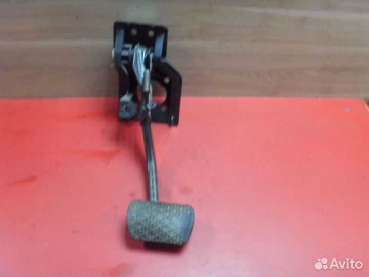 Педаль тормоза 2202903118 Mercedes S (W220)