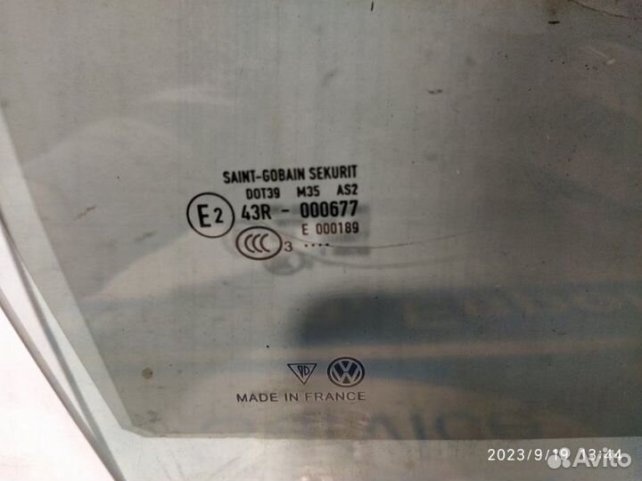 Стекло двери перед. прав. VW Touareg 7P 10-18