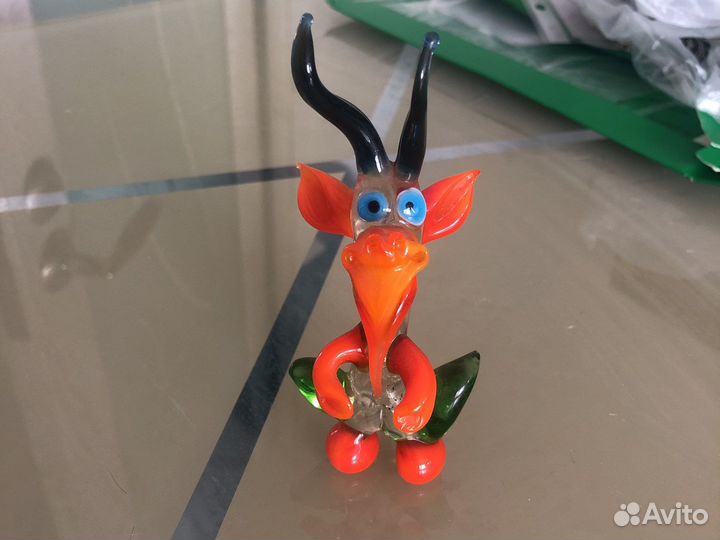 Статуэтка из стекла
