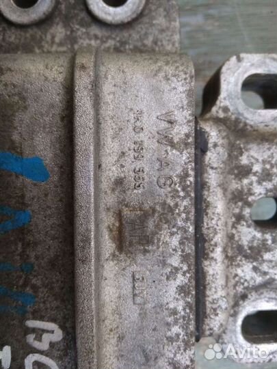 Подушка двигателя VW Jetta 5 BGP 2.5