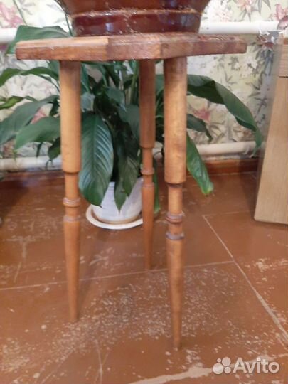 Подставка под цветы