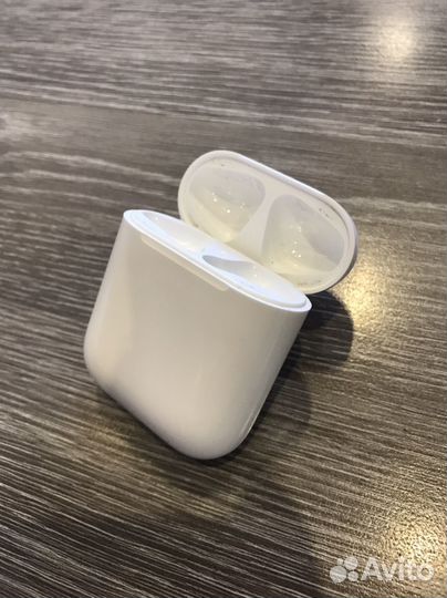 AirPods 2 кейс