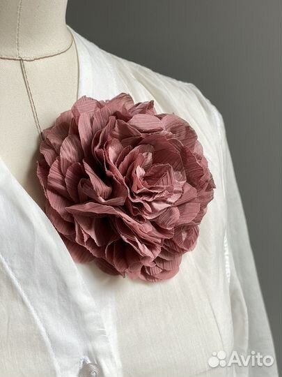 Цветы из ткани брошь