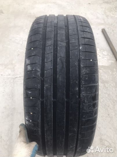 Pirelli P Zero 275/40 R22