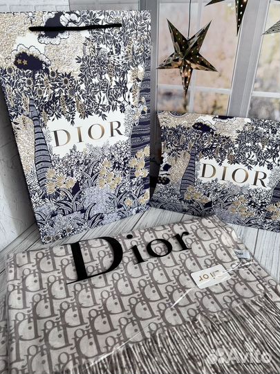 Палантин christian dior бежевый