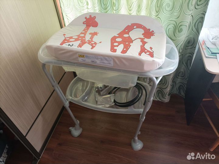 Детская ванна с пеленальным столом