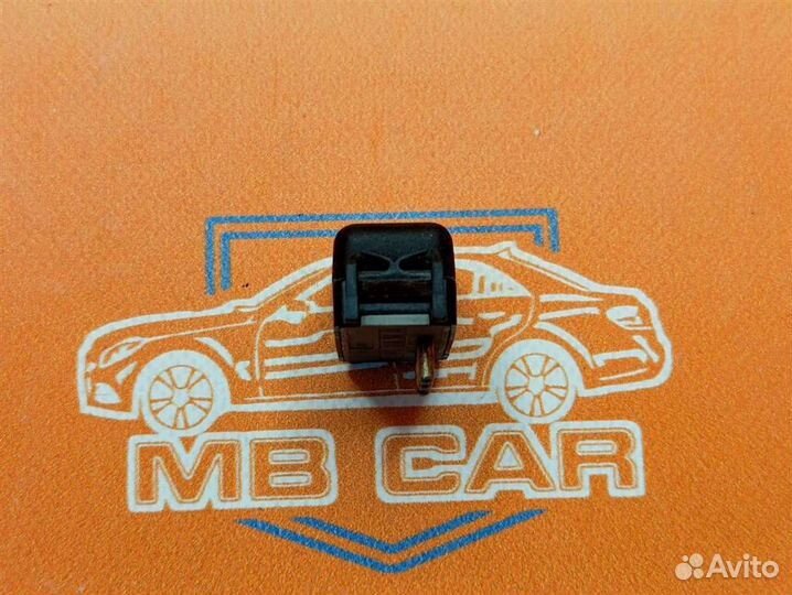 Кнопка w124 E-class 102.982