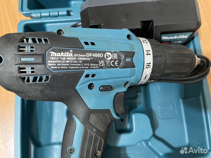 Шуруповерт Makita DF488DWE