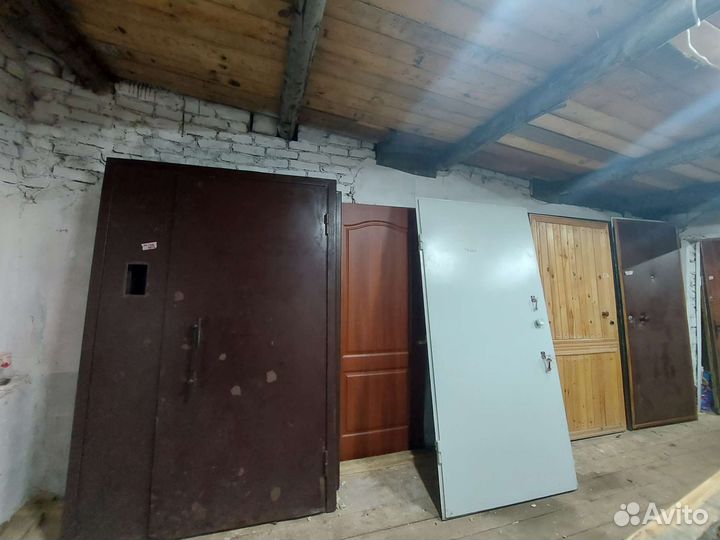 Металлическая, деревянная дверь б/у