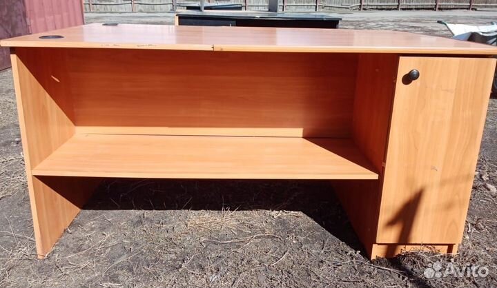 Письменный стол