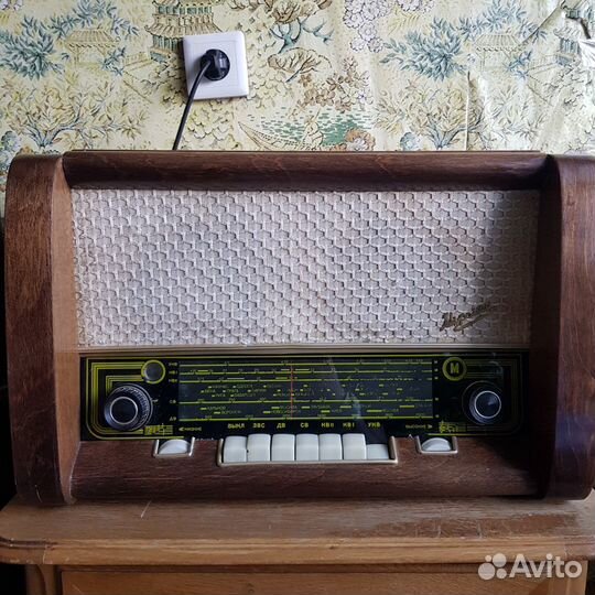 Радиоприёмник сетевой ламповый ''Муромец''