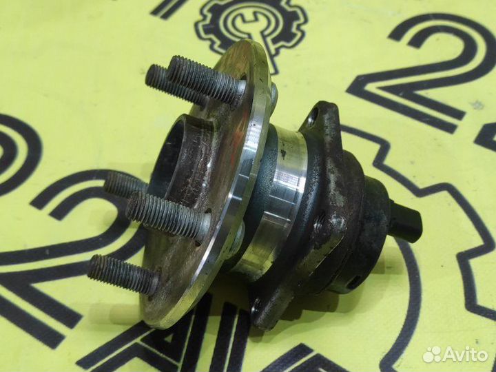 Ступица задняя левая Toyota Vista ZZV50 1ZZ-FE