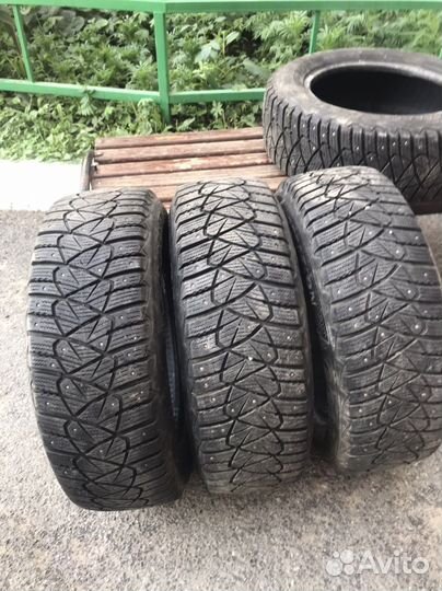 Goodyear Ultragrip 600 215/65 R16 98T