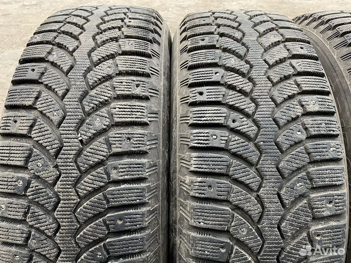 Bridgestone Blizzak Spike-01 235/65 R17