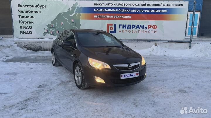Блок управления парктроником Opel Astra (J) 133545