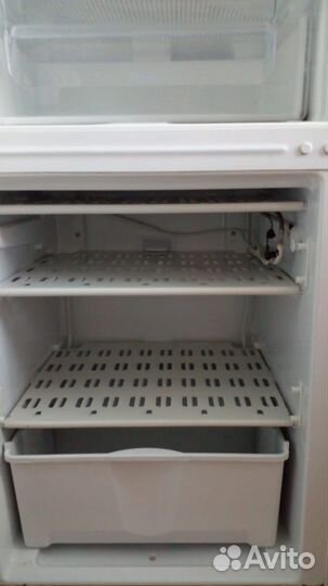 Холодильник Indesit на запчасти самовывоз