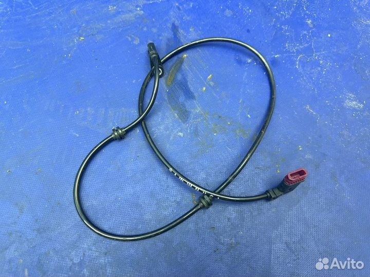 Датчик abs задний левый Mercedes-Benz C300 W204