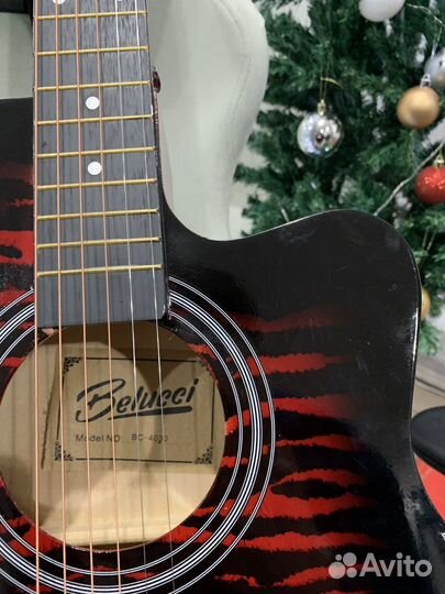 Акустическая гитара