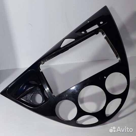 Рамка магнитолы Ford Focus 1