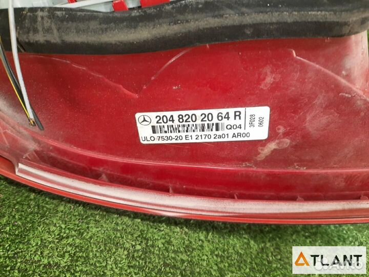 Фонарь задний правый mercedes-benz C200