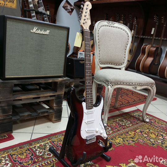Электрогитара Homage HEG300 Stratocaster SSS Red S