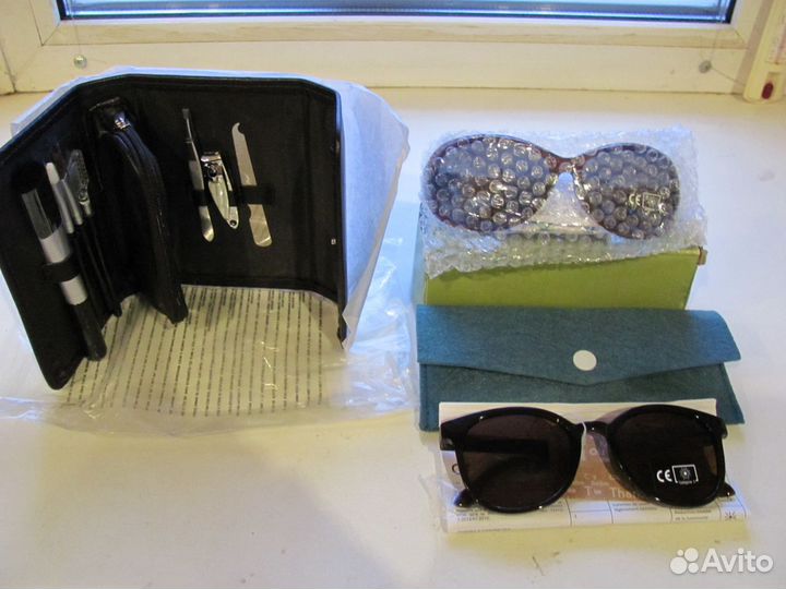 Косметички и сумки Ив Роше