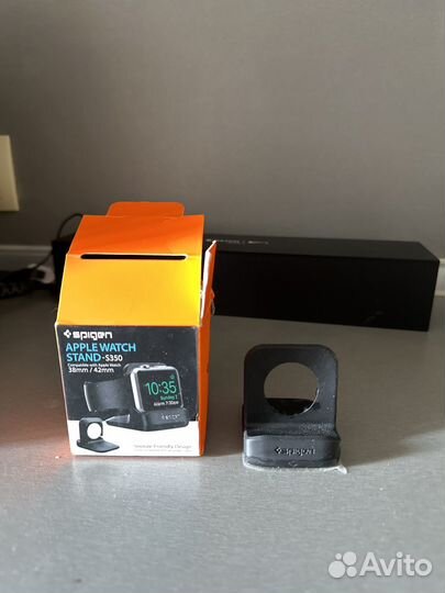 Подставка Spigen для зарядки Apple watch