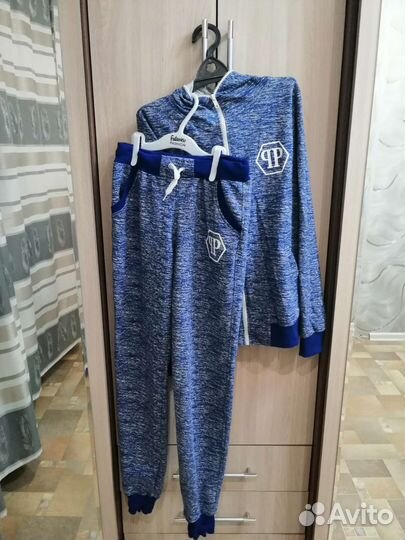 Пакет Одежды на девушку 42р (спортивные вещи)