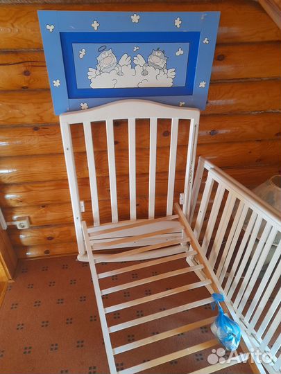 Детская кроватка