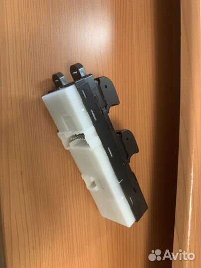 Блок управления стеклами на Ниссан Кашкай