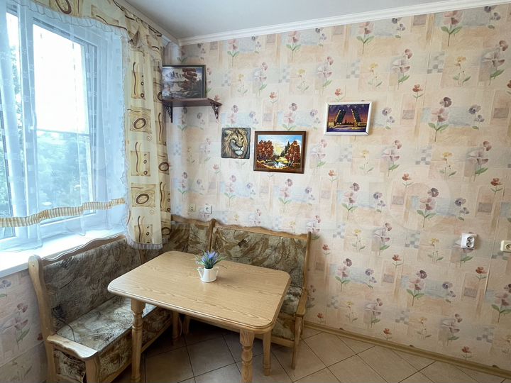 2-к. квартира, 70 м², 4/6 эт.