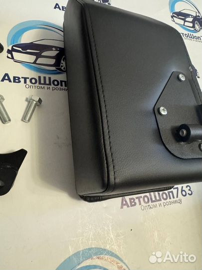 Подлокотник с боксом на Лада Веста (Аламар)