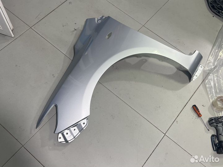 Крыло тойота королла е150 Стальное 1F7