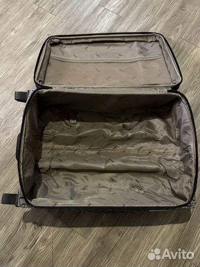 Чемодан redmond