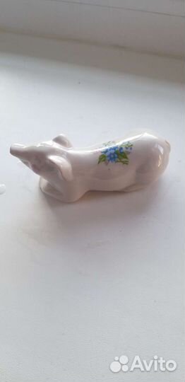 Фарфоровые статуэтки свинка
