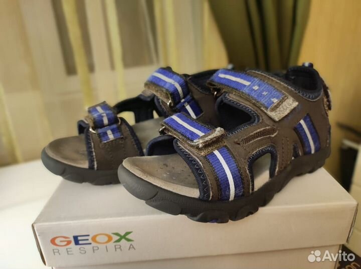 Продам сандали Geox р.29