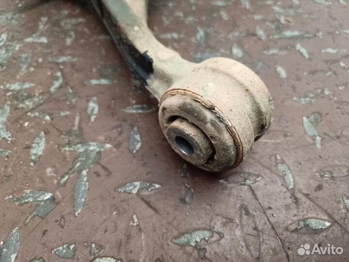 Рычаг подвески нижний передний правый Honda Accord