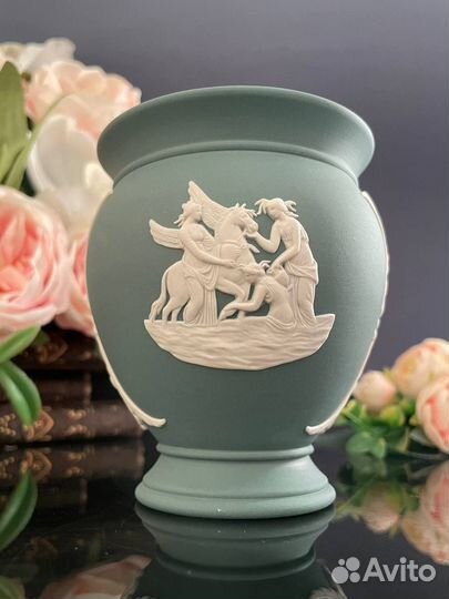 Вазочка wedgwood бисквмт