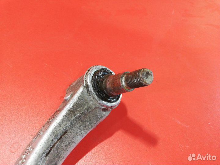 Рычаг подвески нижний передний левый Mercedes-Benz