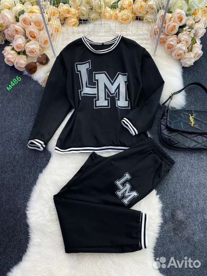 Костюм спортивный