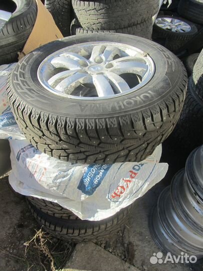 Колеса зимние Yokohama 215/65 R16 Tucson 2006