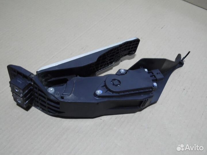 Педаль газа электронная Инфинити FX37 QX70 S51