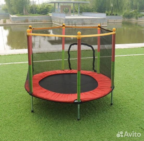 Детский батут с защитной сеткой
