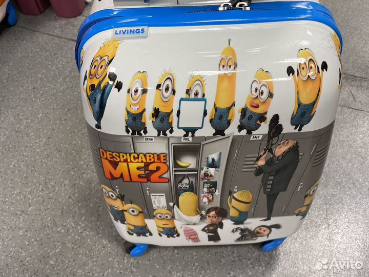 Детский чемодан на колесиках